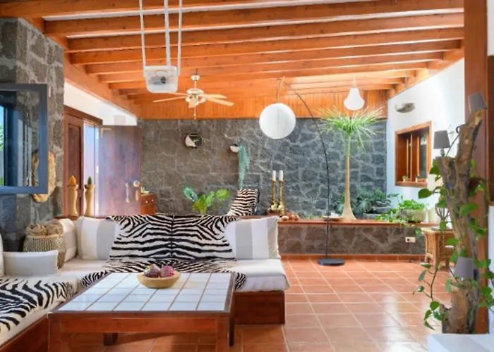 Boutique Boho Glam With Private Pool بلايا بلانكا